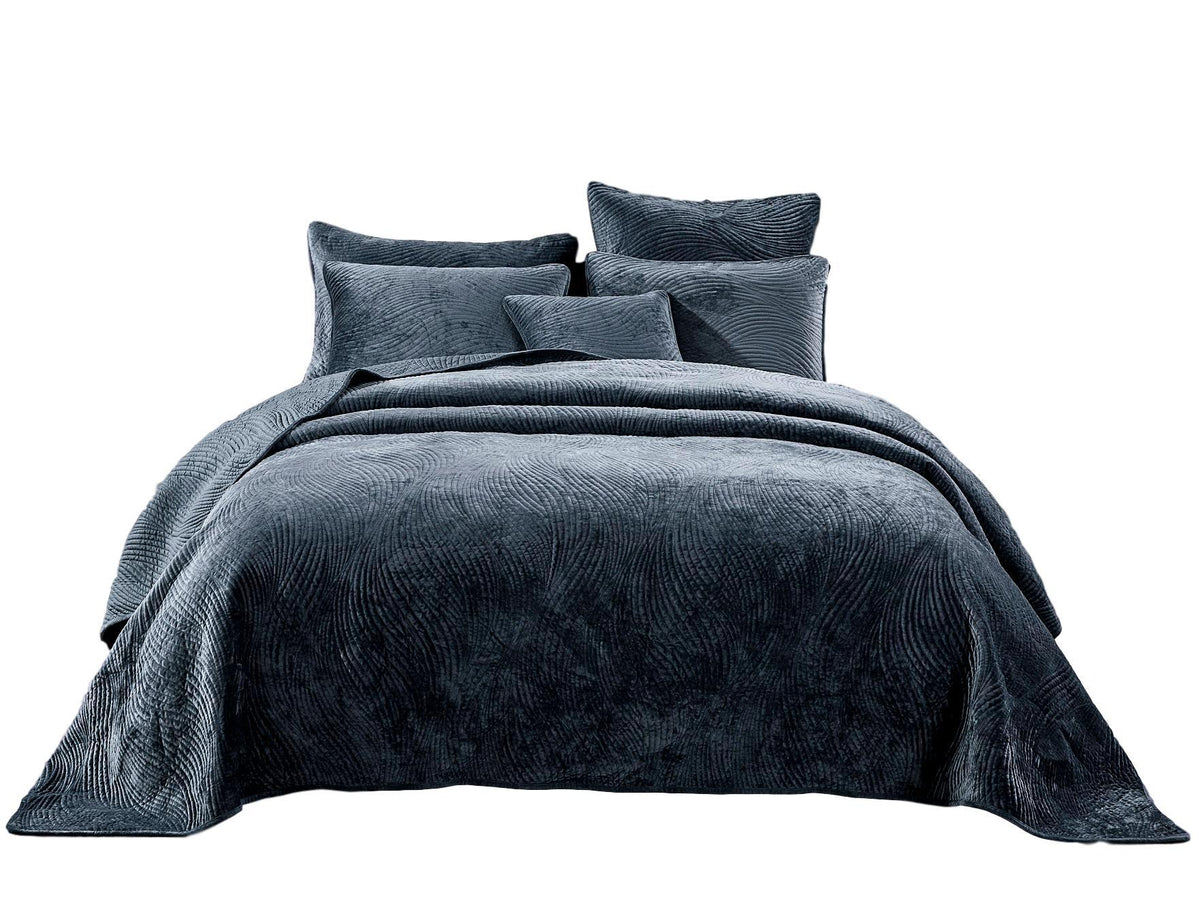 Navy Blue Waves Velvet Quilt Set