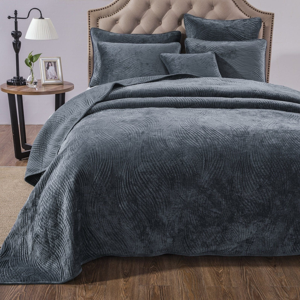Navy Blue Waves Velvet Quilt Set