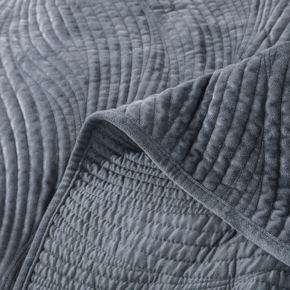Navy Blue Waves Velvet Quilt Set