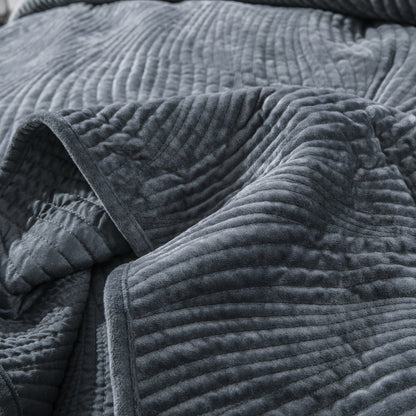 Navy Blue Waves Velvet Quilt Set